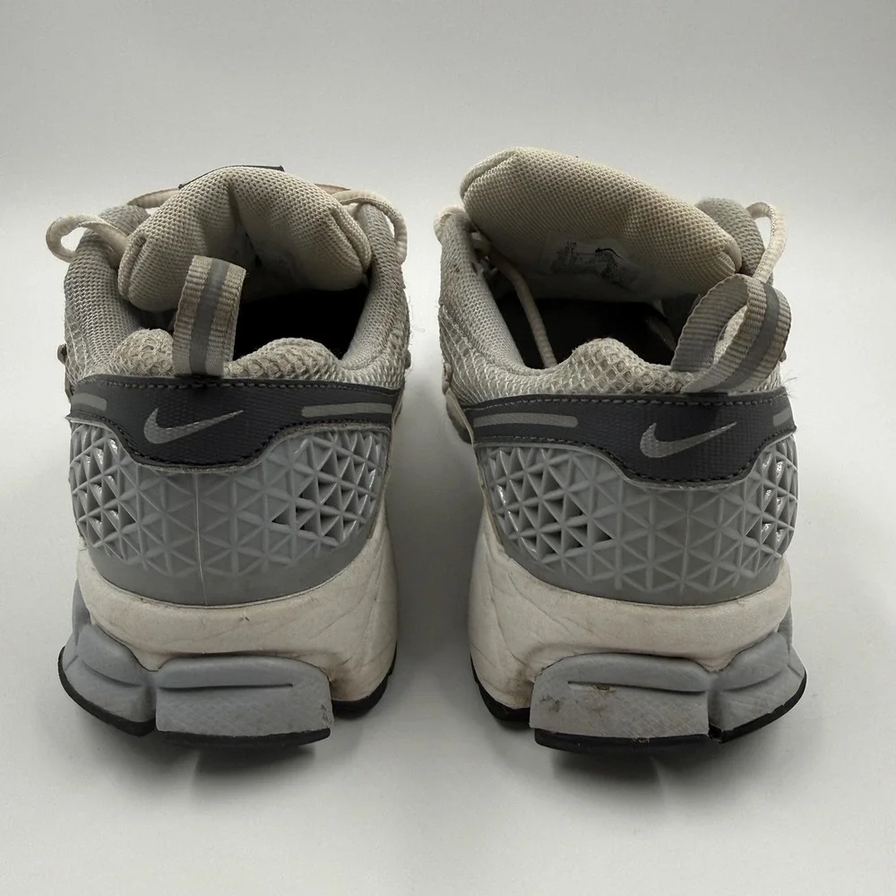 Nike vomero shoes